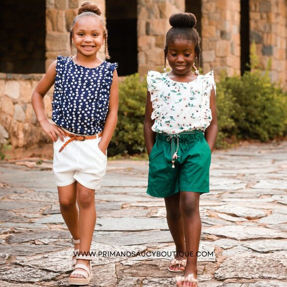NWT - Girls 2pc Navy Floral Short Set - Picture 4 of 4